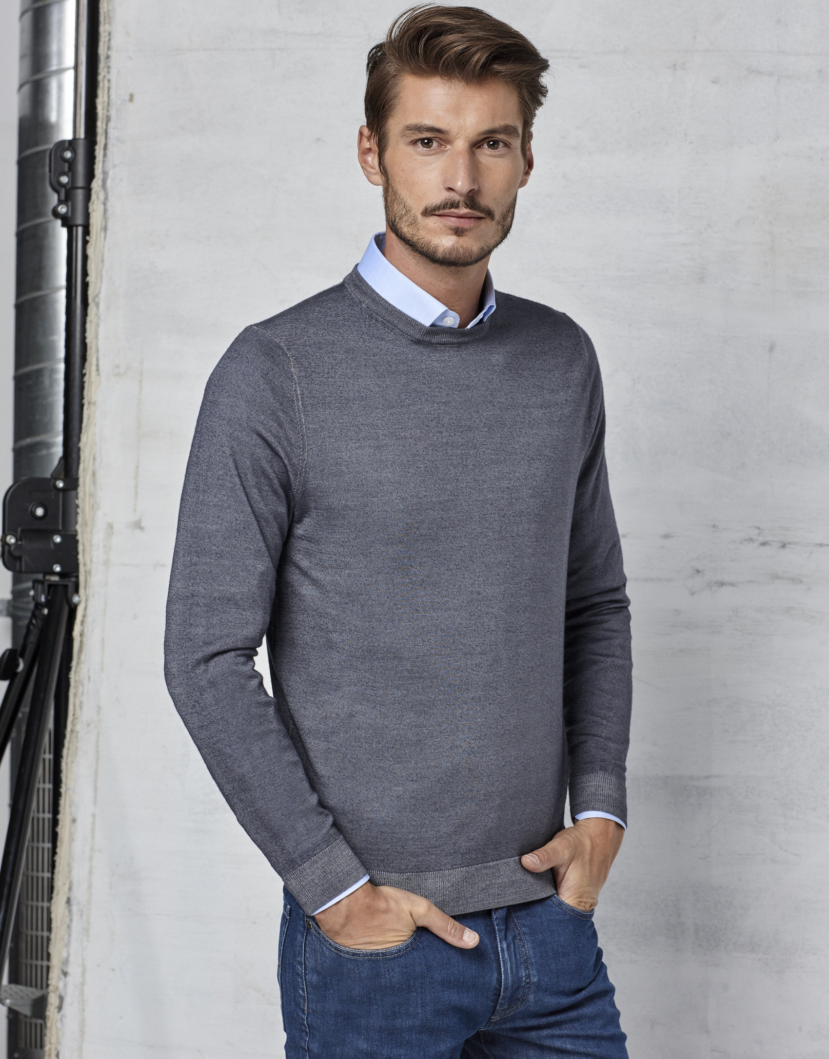 Jersey cuello caja tintado color gris