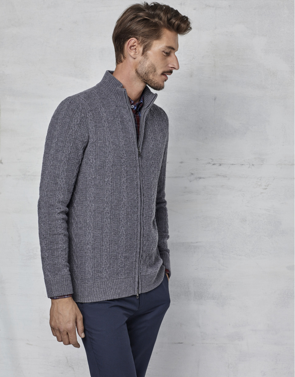 Chaqueta con cierrre cremallera gris