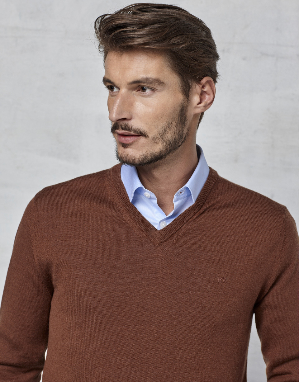 Jersey cuello pico lana marrón