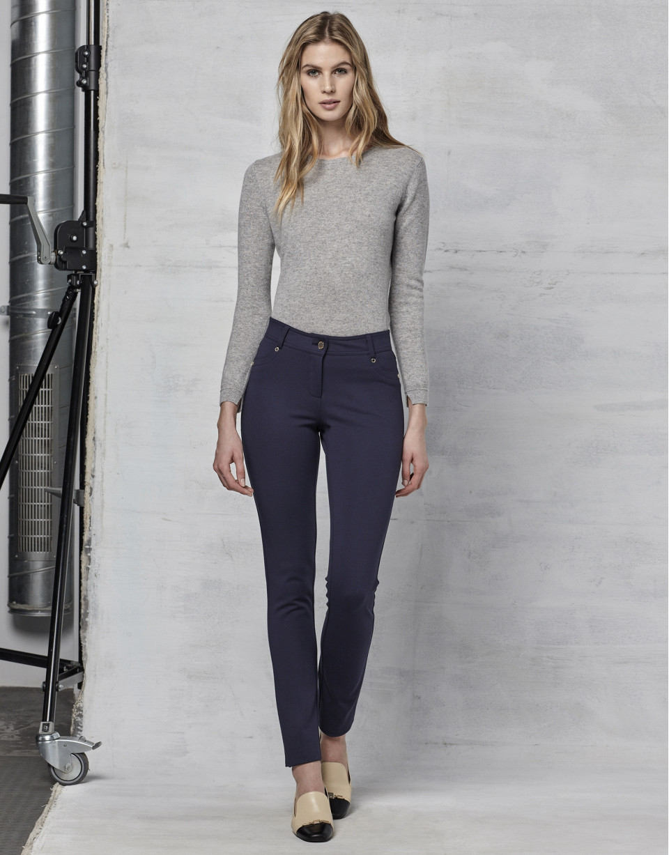 Navy blue pants with 5 pockets