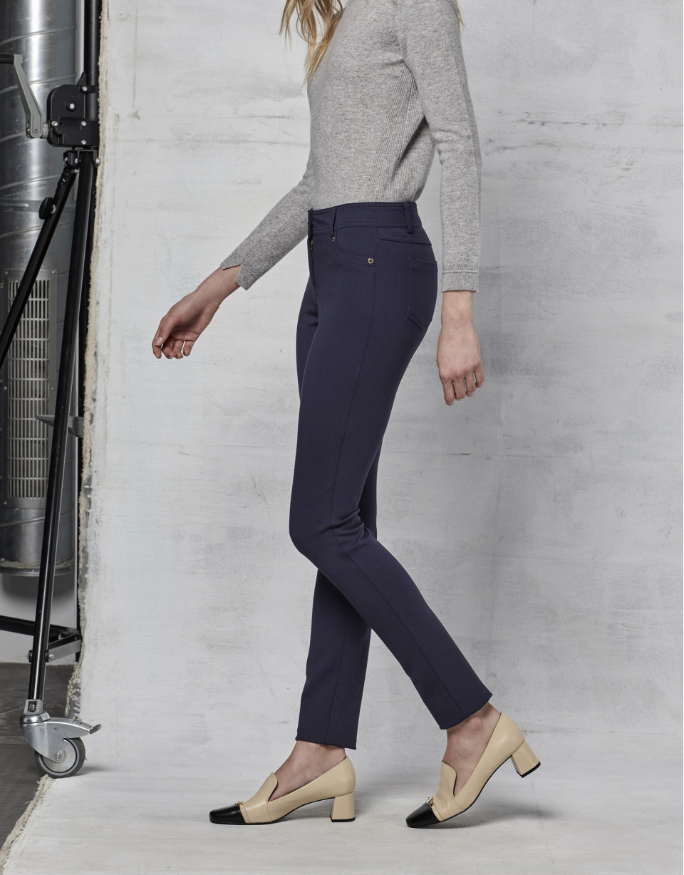 Navy blue pants with 5 pockets