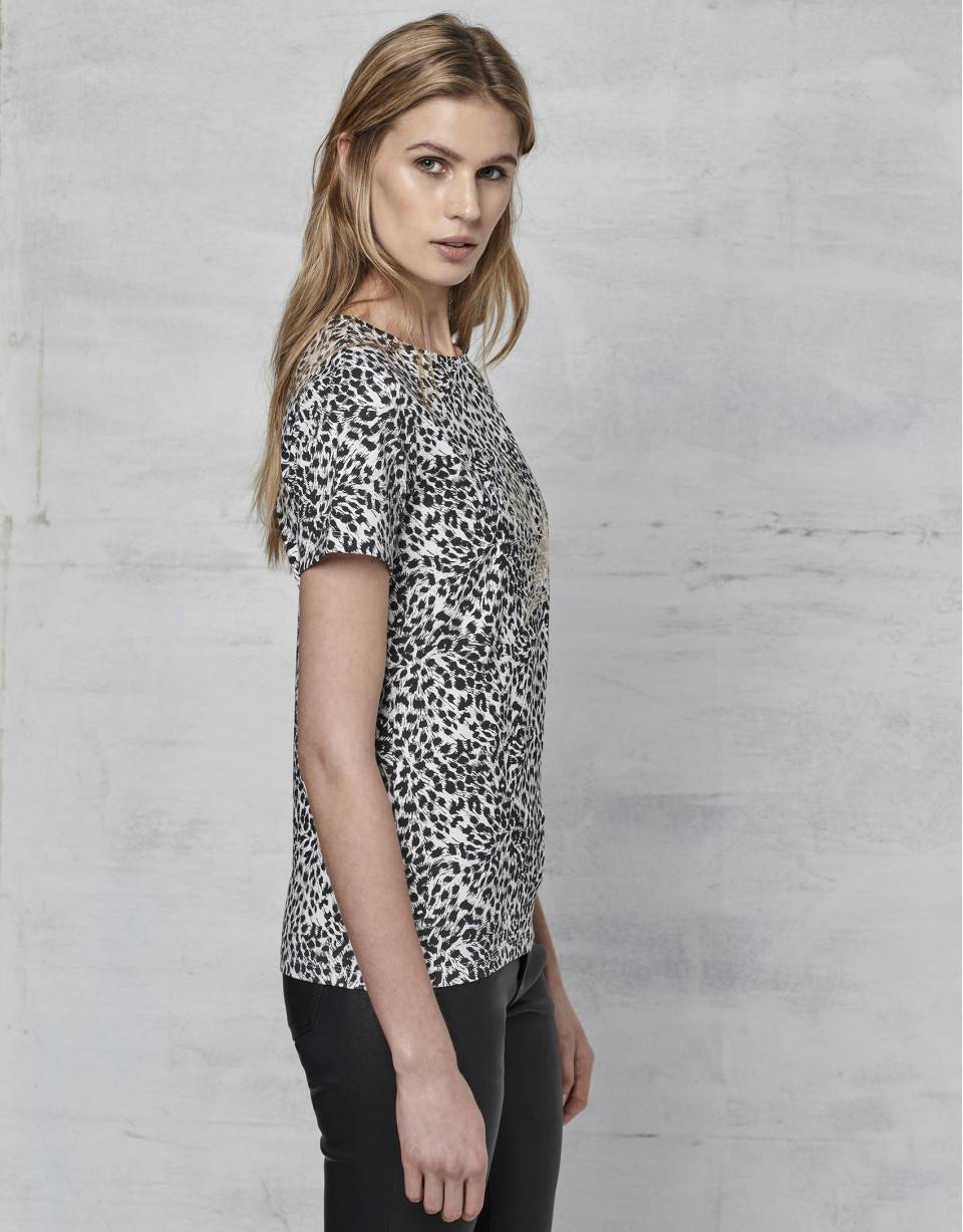 Embroidered, short-sleeved t-shirt