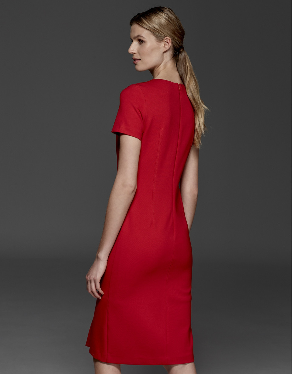 Short-sleeved red dress 