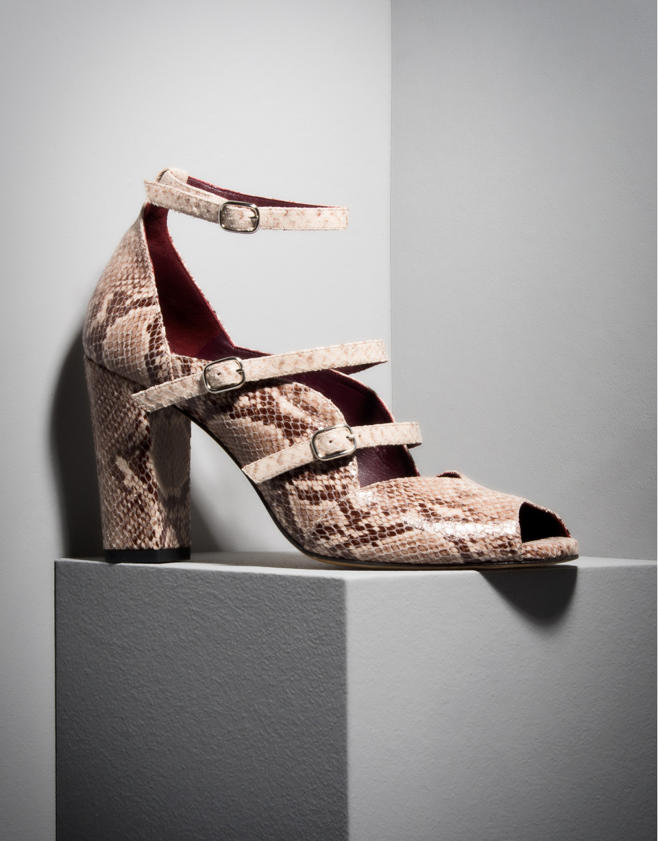 Sandalia Monet en piel estampado serpiente