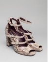 Sandalia Monet en piel estampado serpiente