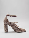 Sandalia Monet en piel estampado serpiente