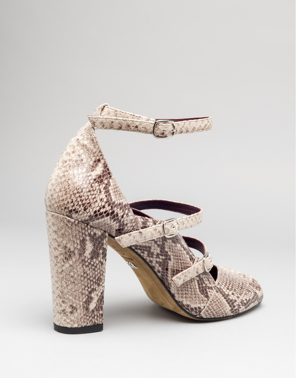 Sandalia Monet en piel estampado serpiente