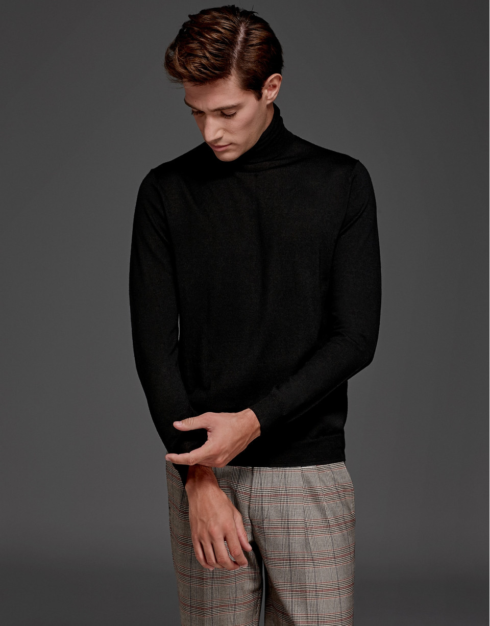 Jersey cuello cisne negro