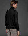 Jersey cuello cisne negro