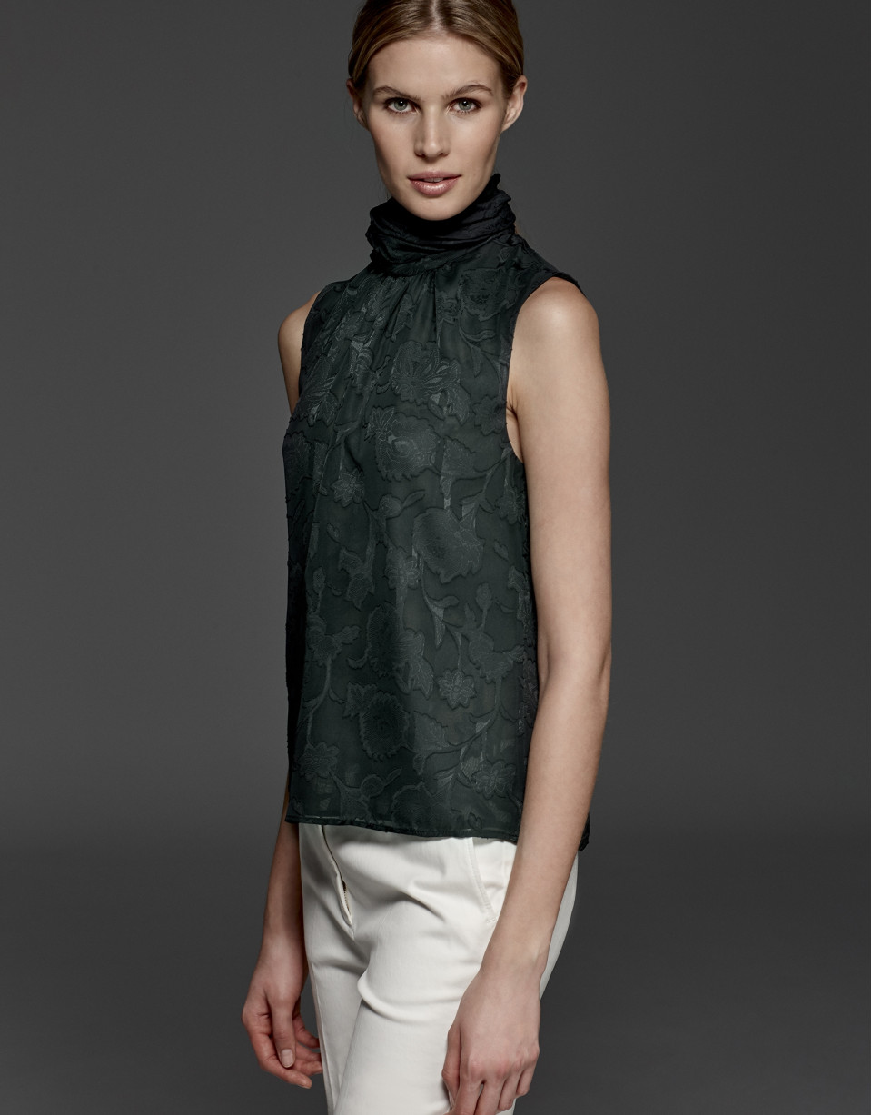 Top cuello alto drapeado verde inglés