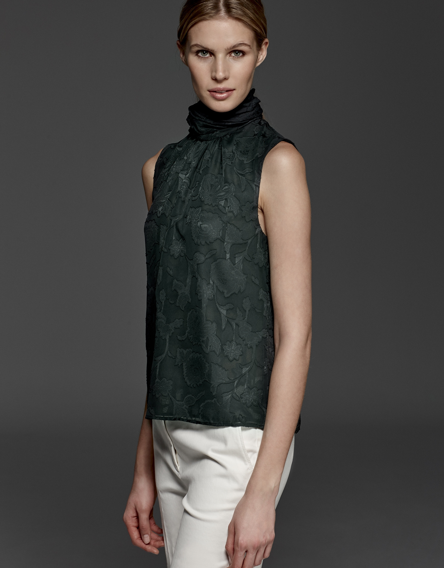 Top cuello alto drapeado verde inglés