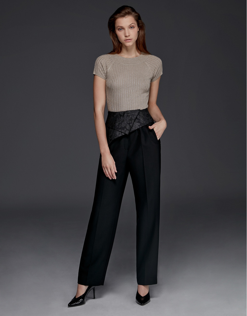 Pantalón con fajín en cintura