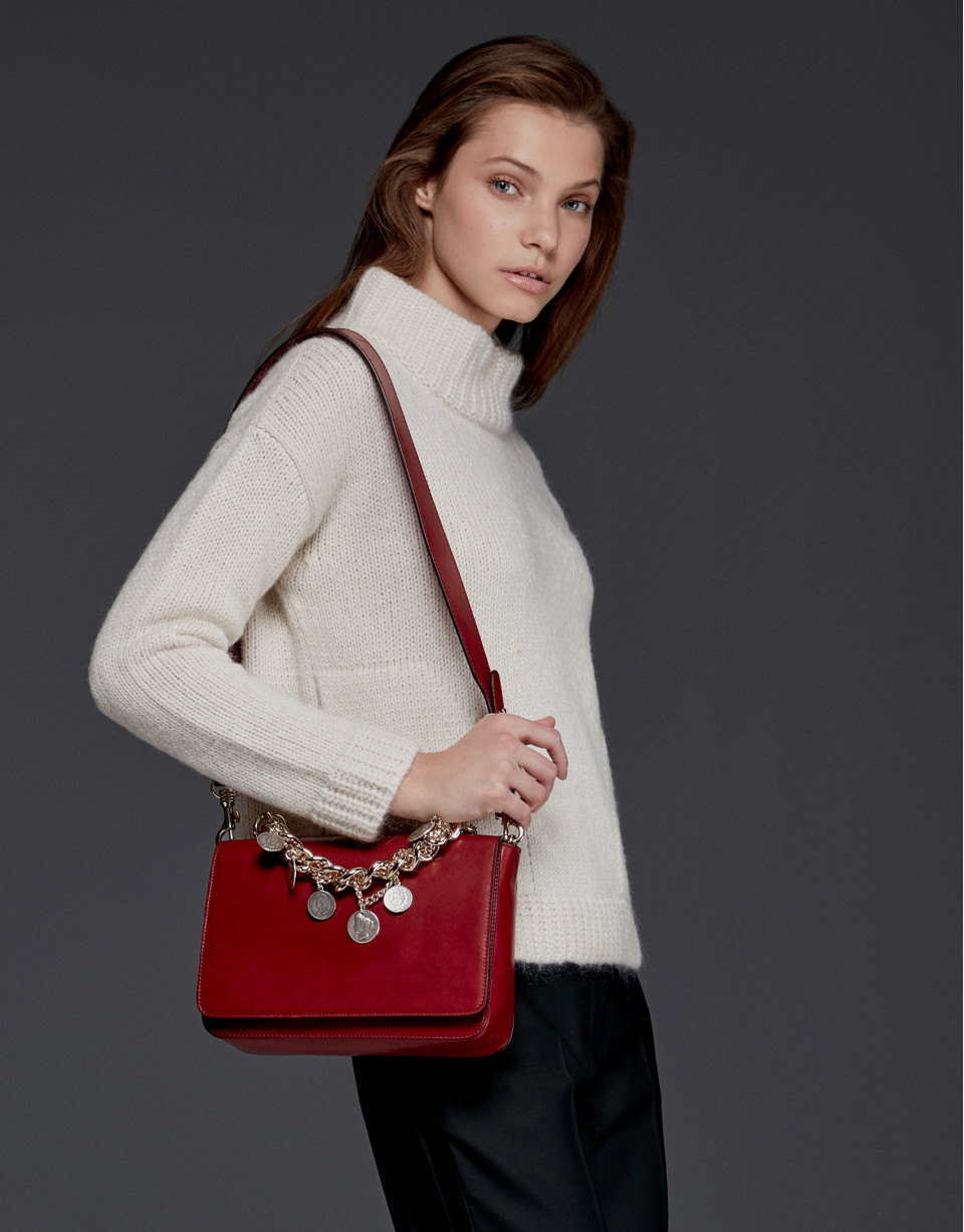 Bolso cartera Joyce en piel roja con cadenas