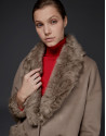 Chaquetón topo doble faz con cuello de pelo