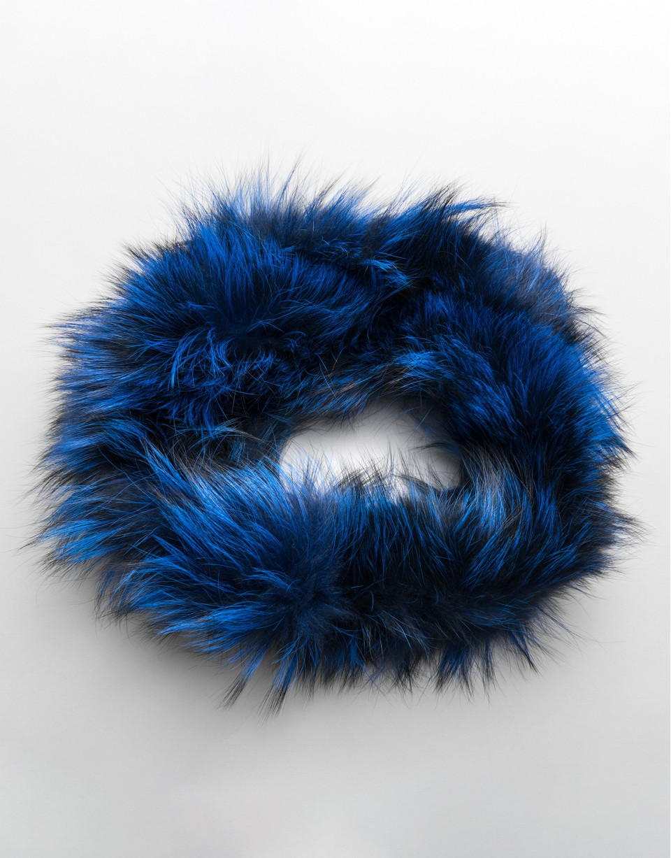 Cuello zorro tubular azul klein
