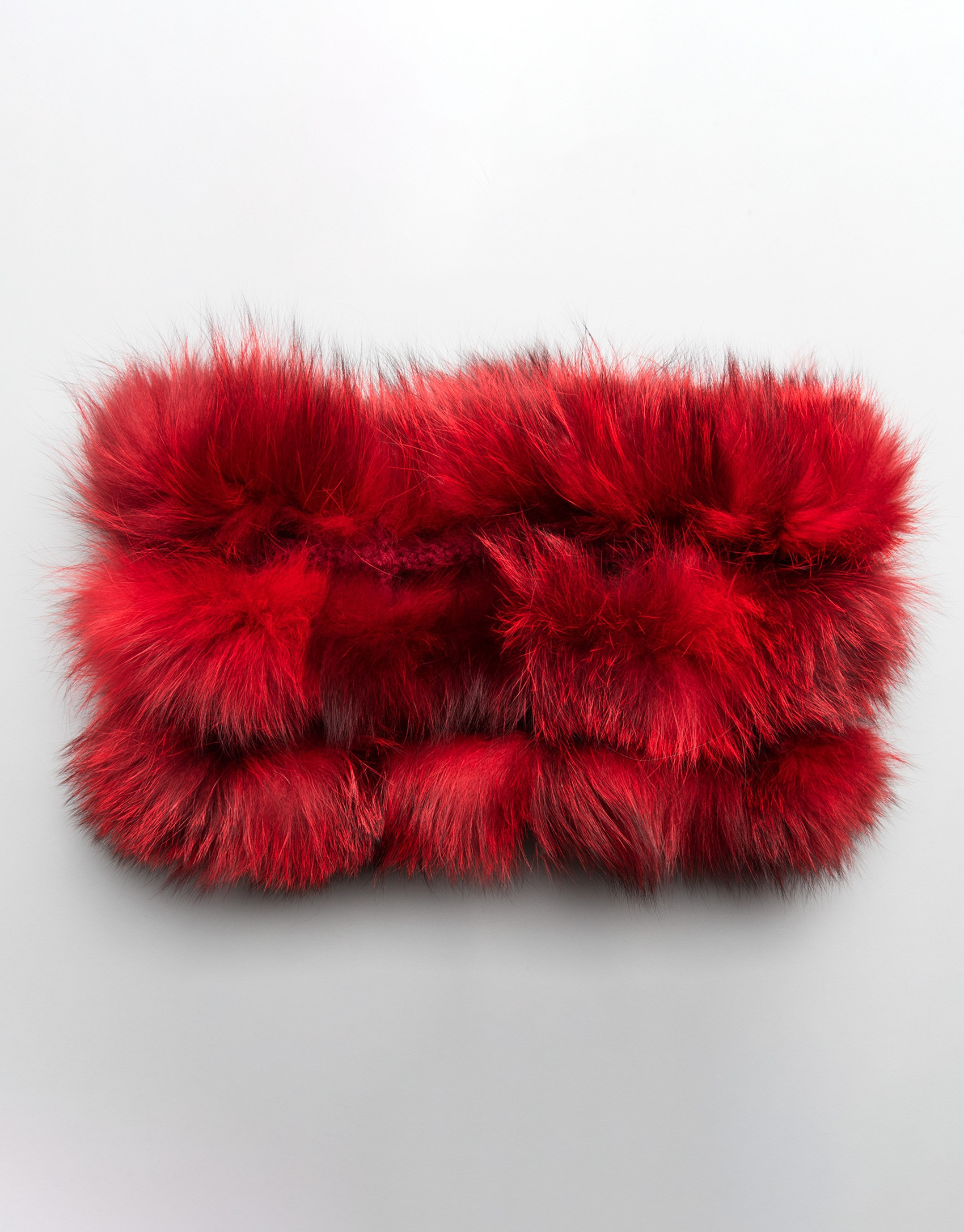 Red tubular fox collar