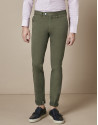 Pantalón chino algodón caqui