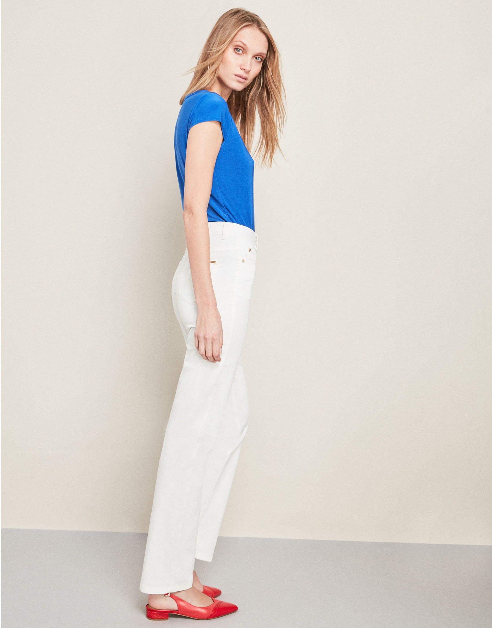 Beige sport pants with five pockets