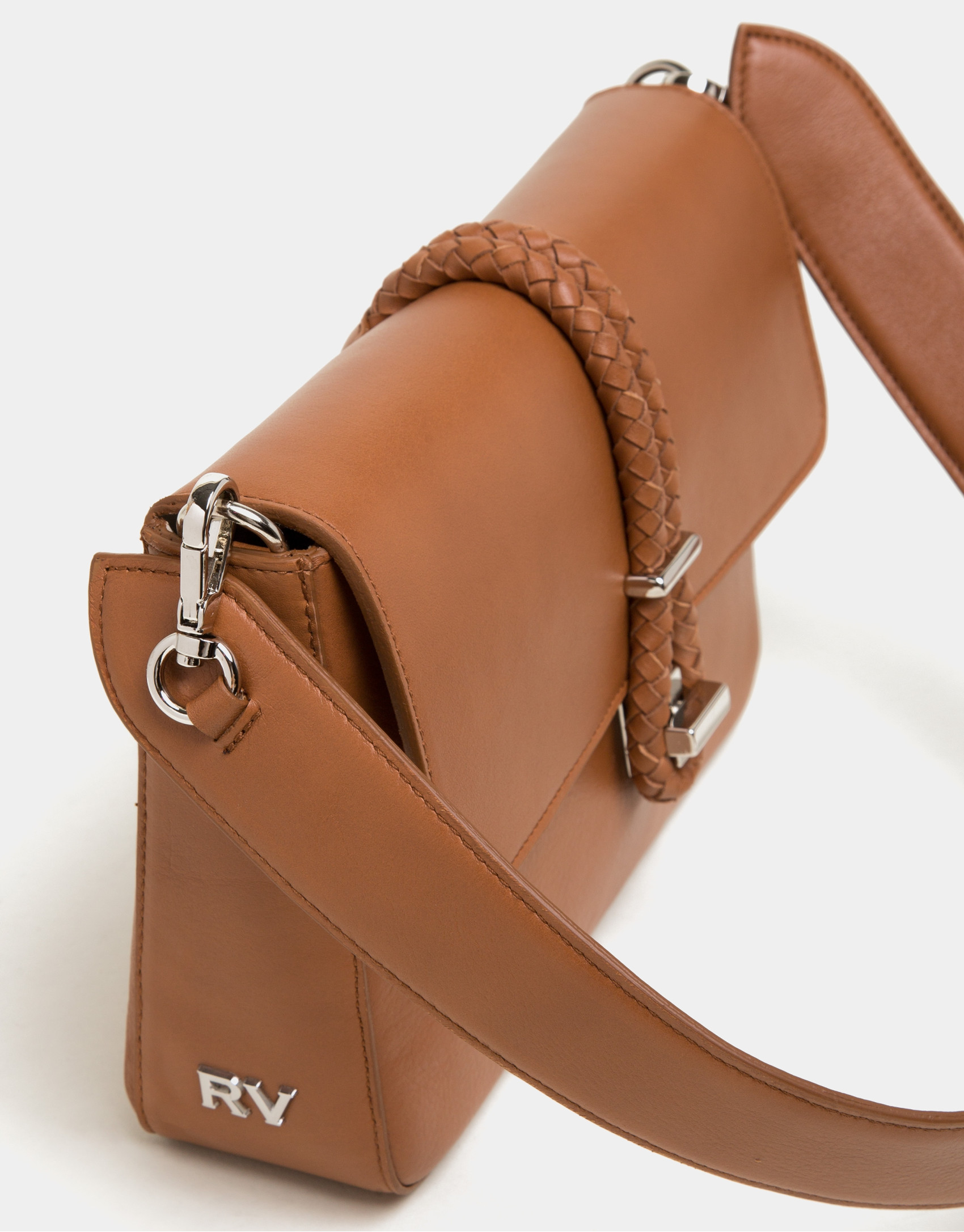 Bolso cartera Joyce color cuero cierre cordón