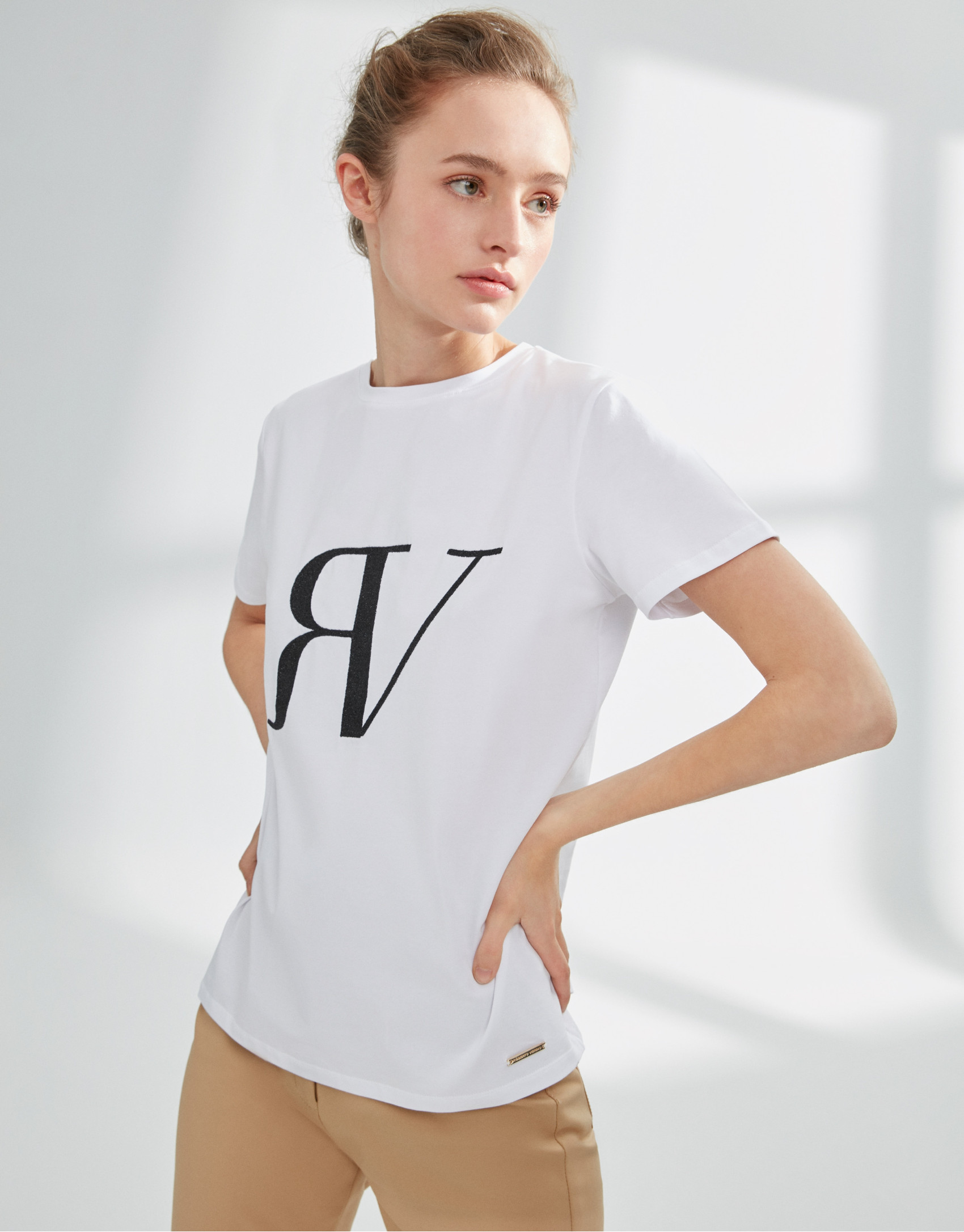 White top with RV logo 