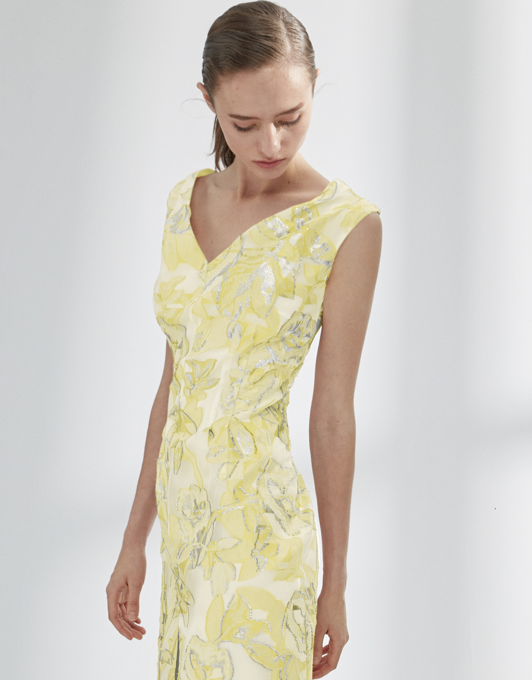 Vestido jacquard amarillo y plata