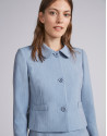 Chaqueta corta entallada en celeste