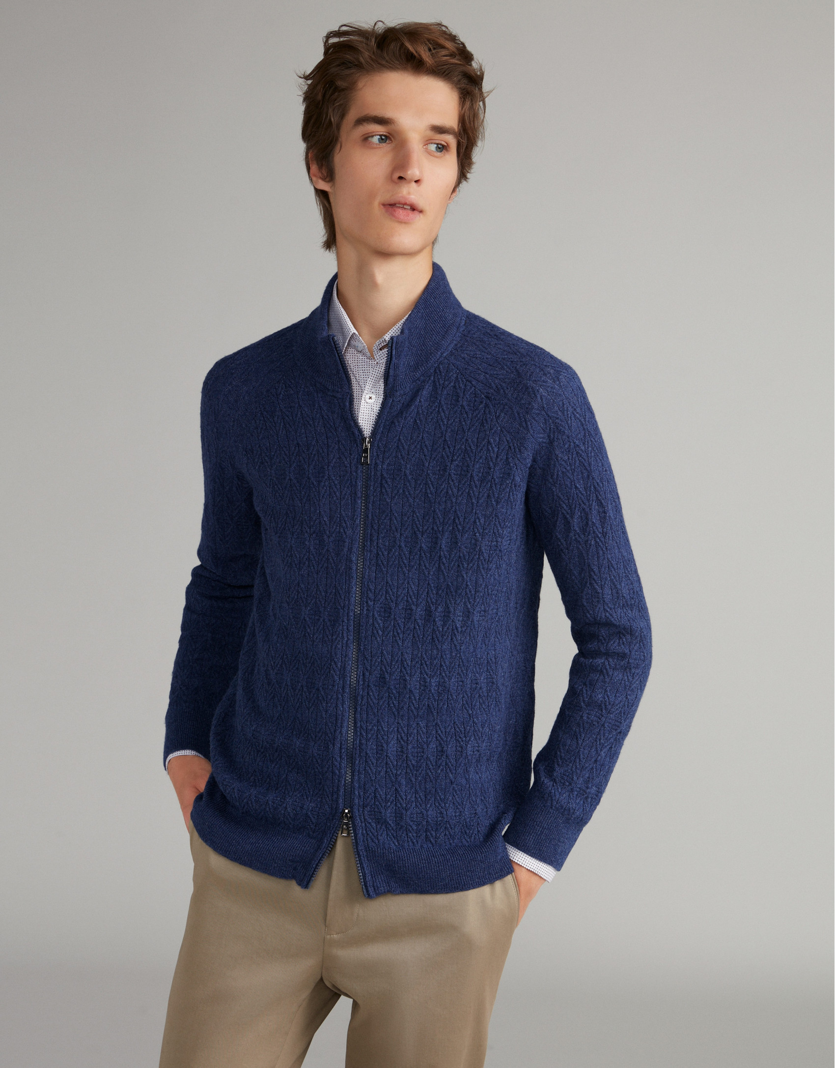 Chaqueta con coderas en color marino