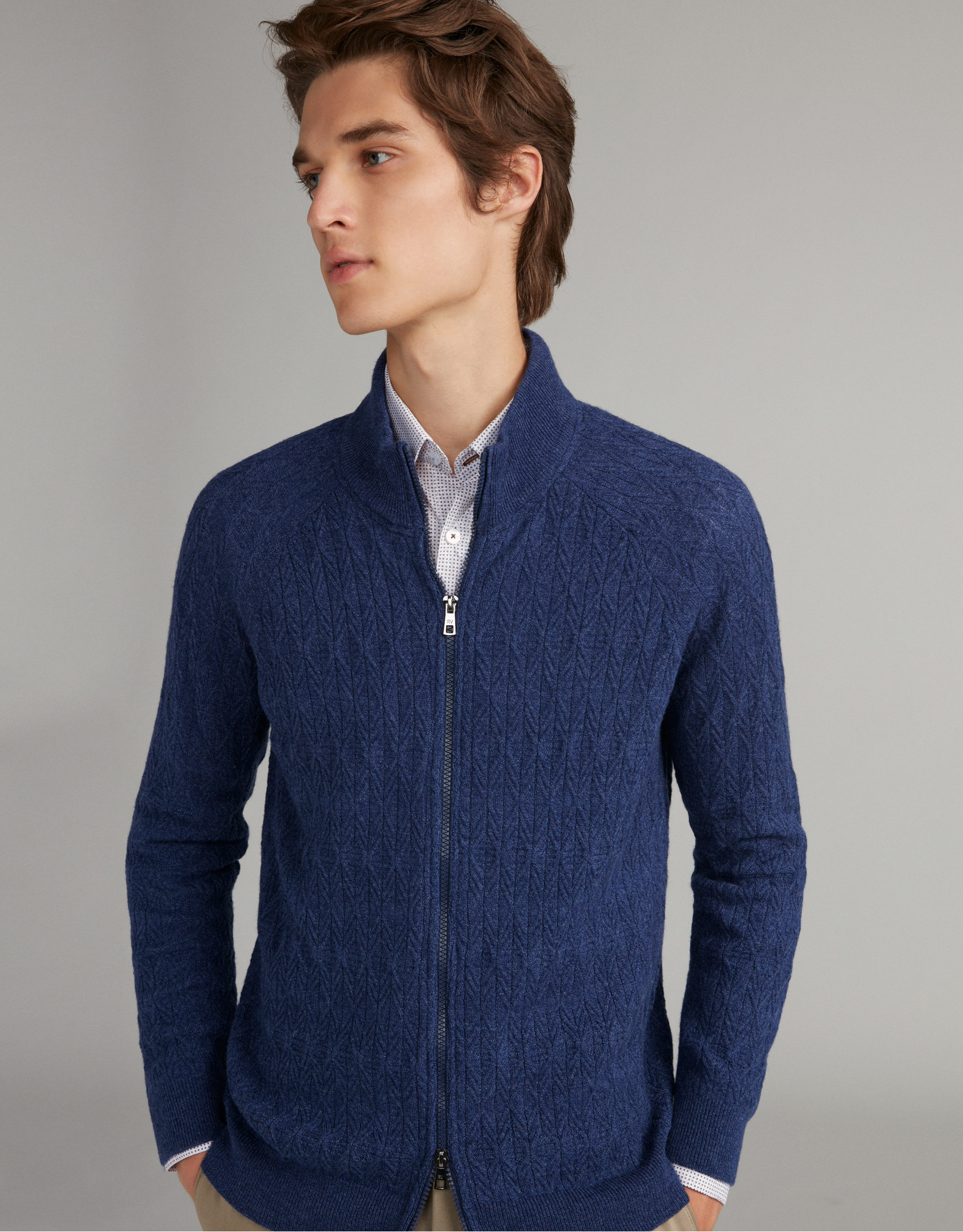 Chaqueta con coderas en color marino