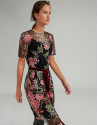 Vestido midi negro bordado floral sobre tul