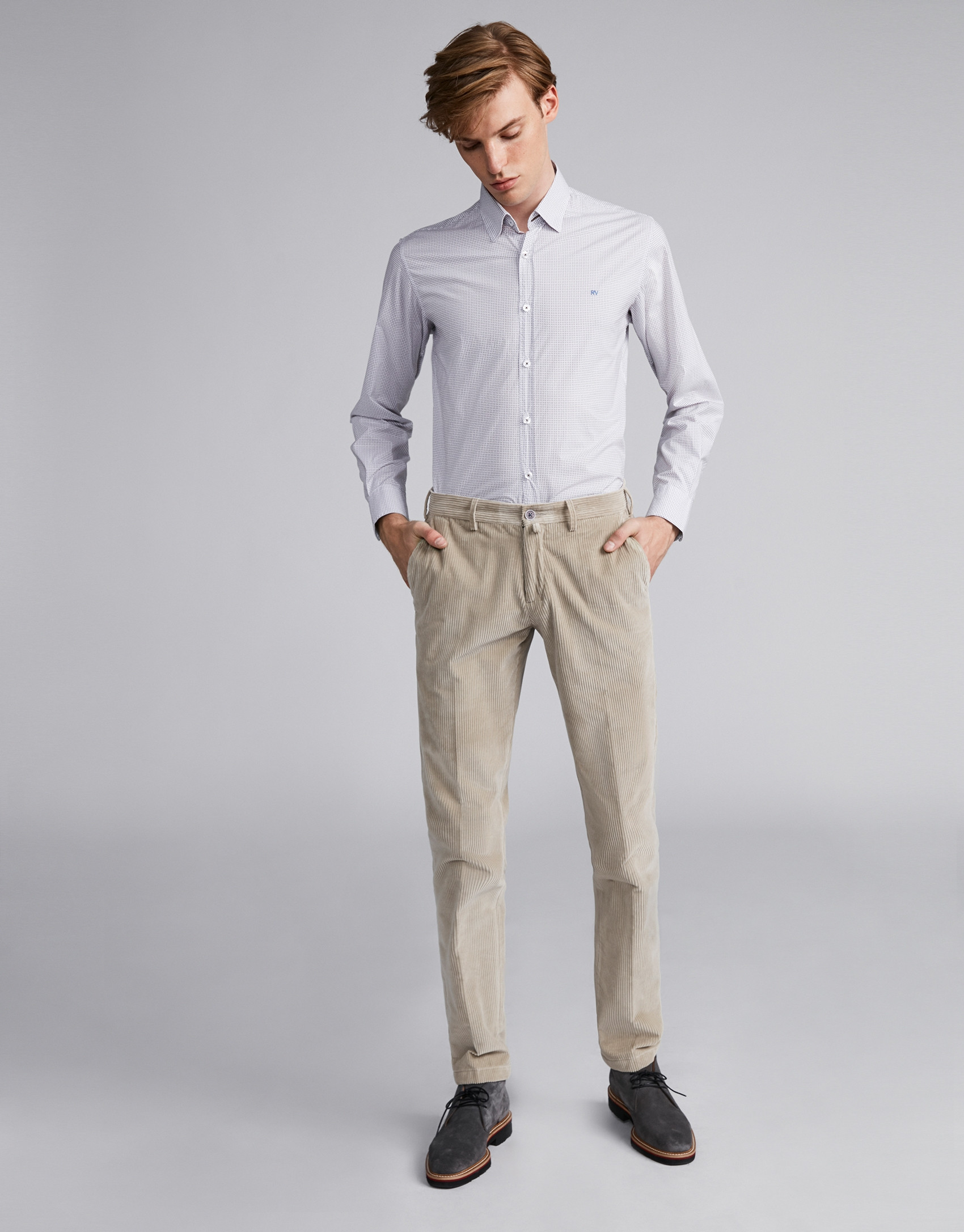 Pantalón pana gris claro