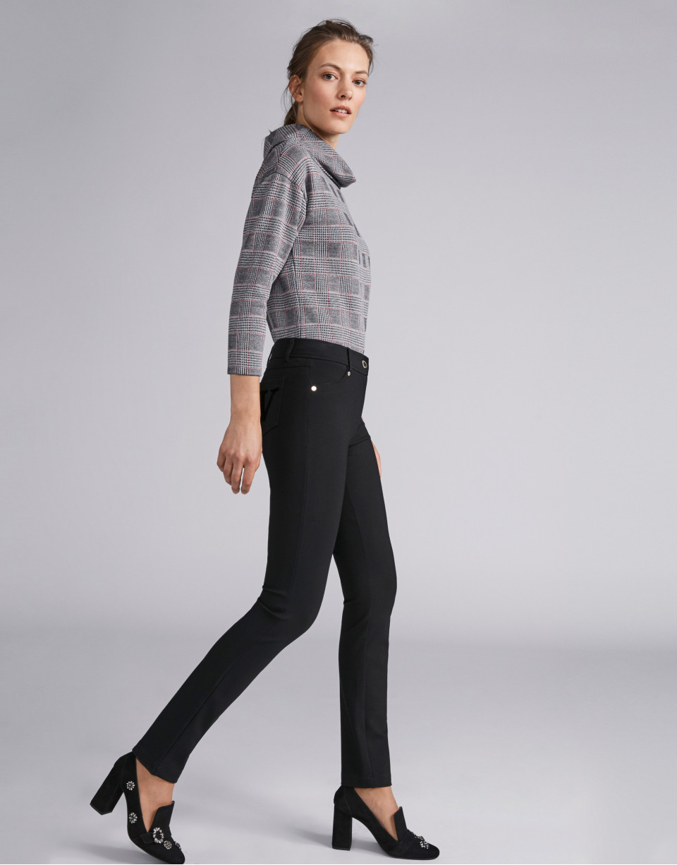 Black pants with 5 pockets
