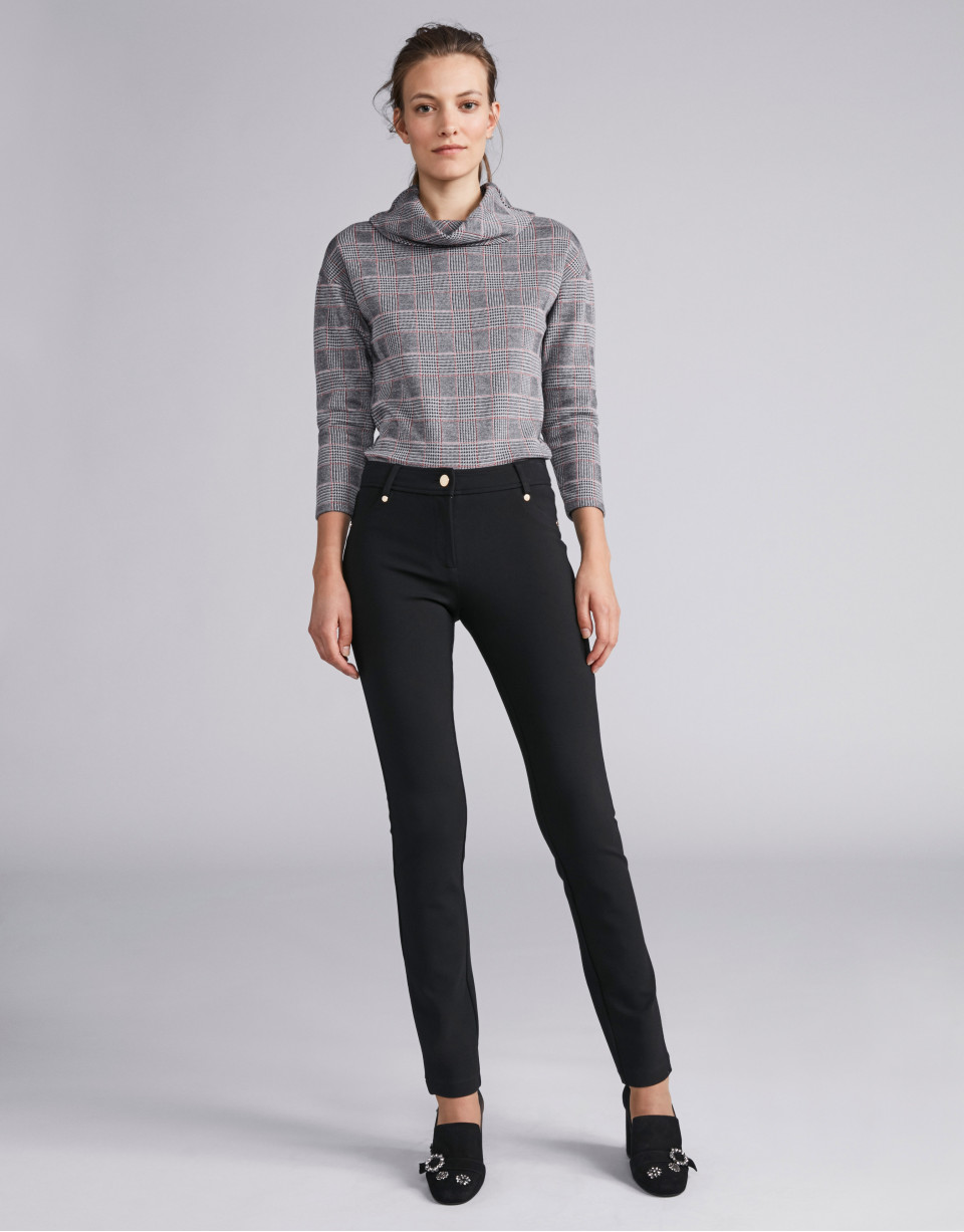 Pantalón cinco bolsillos pitillo negro
