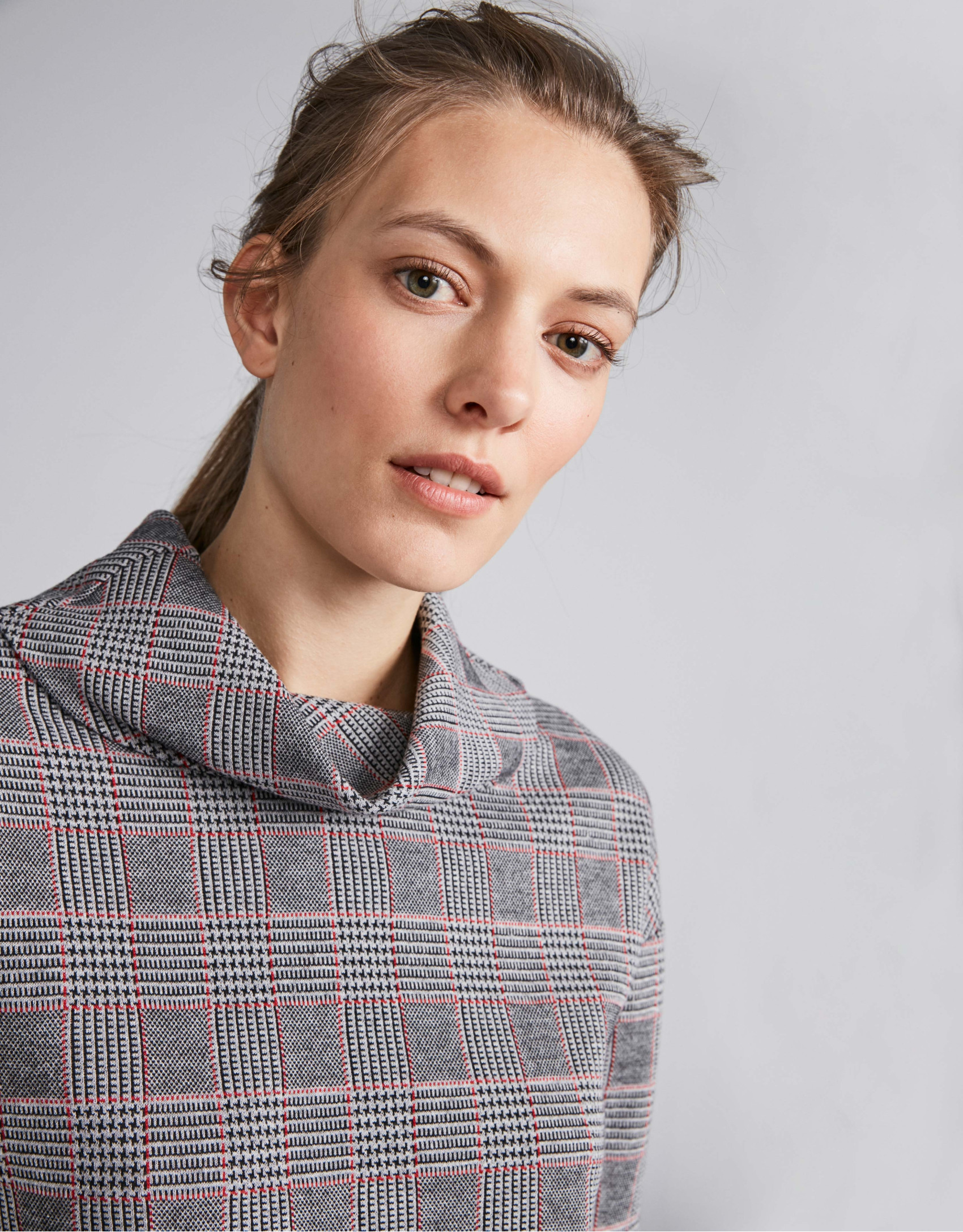 Gray knit glen plaid top
