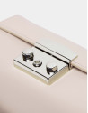 Bolso cofre Trunk piel beige