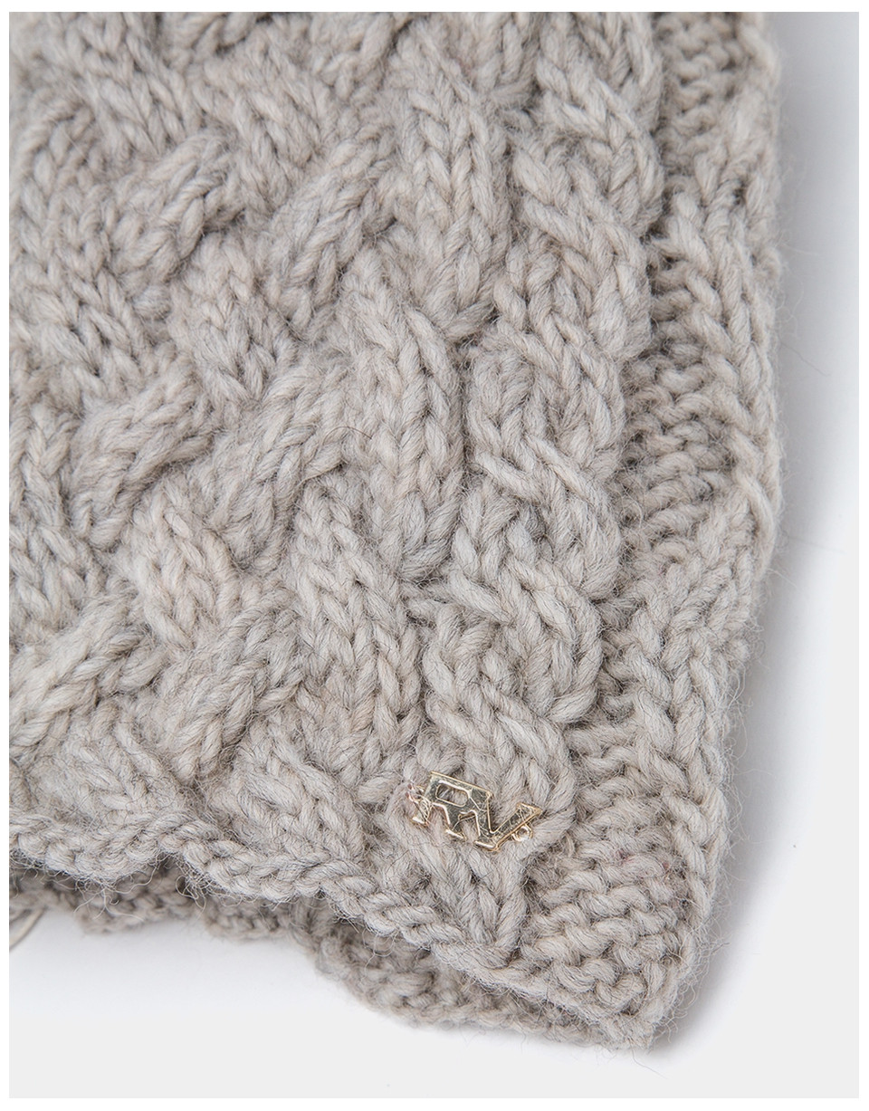 Gorro de punto de lana beige
