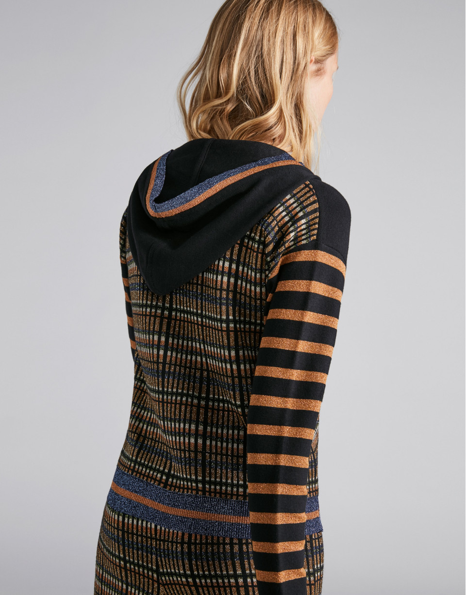 Knit sweatshirt with hood