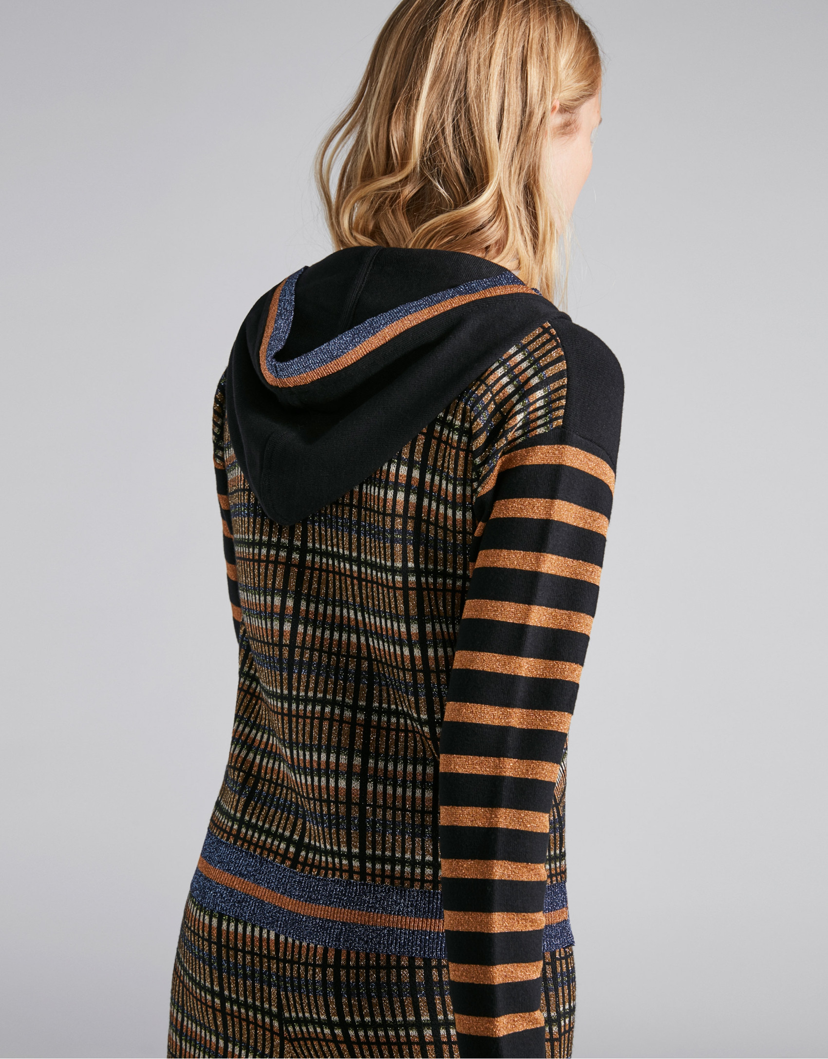 Knit sweatshirt with hood