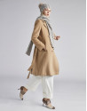 Abrigo de paño beige triple botonadura