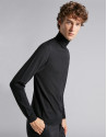 Black sweater with crew neck 