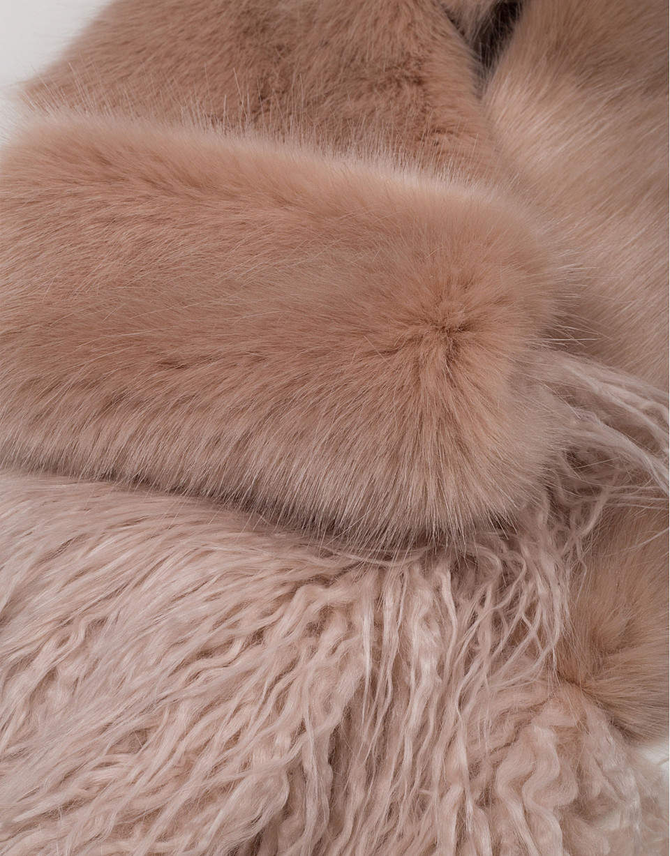 Pink fur-effect scarf