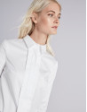 Camisa masculina blanca con gemelos