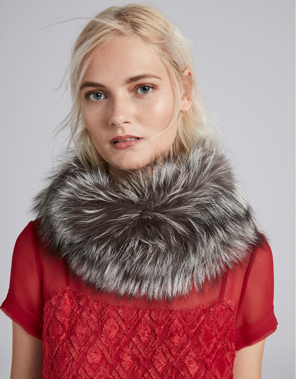 Taupe fox fur tubular scarf