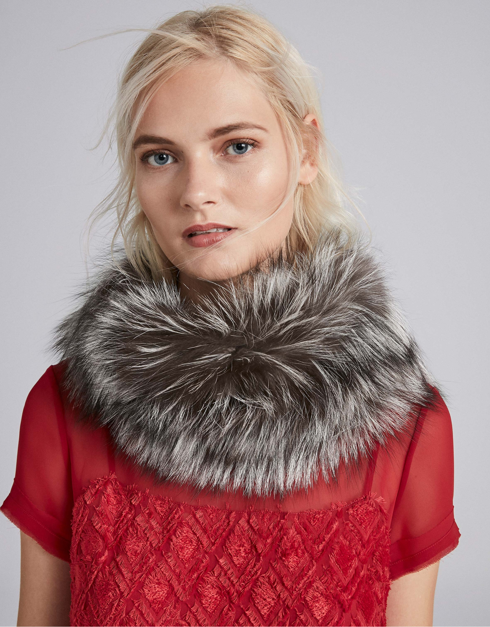 Taupe fox fur tubular scarf