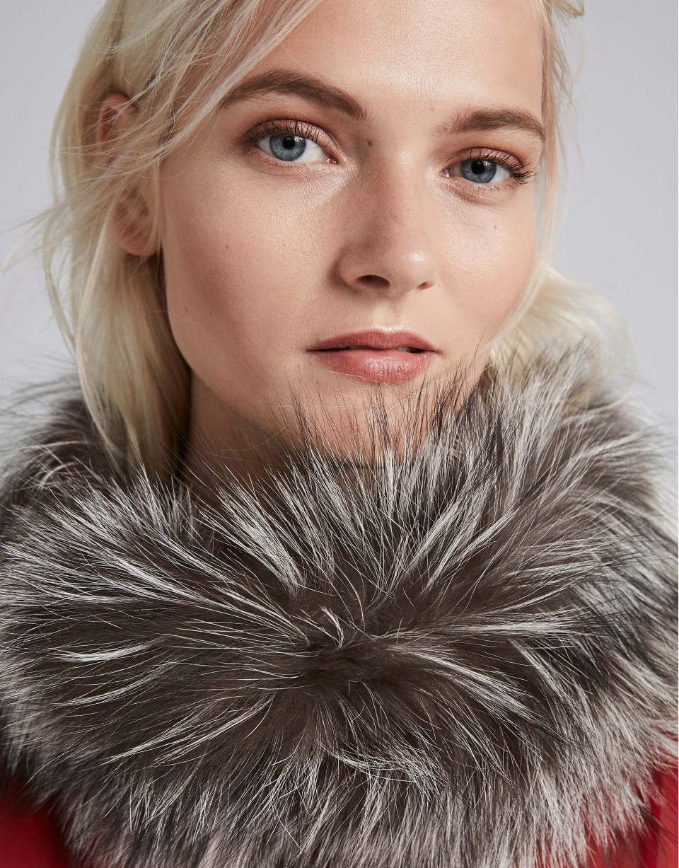 Taupe fox fur tubular scarf