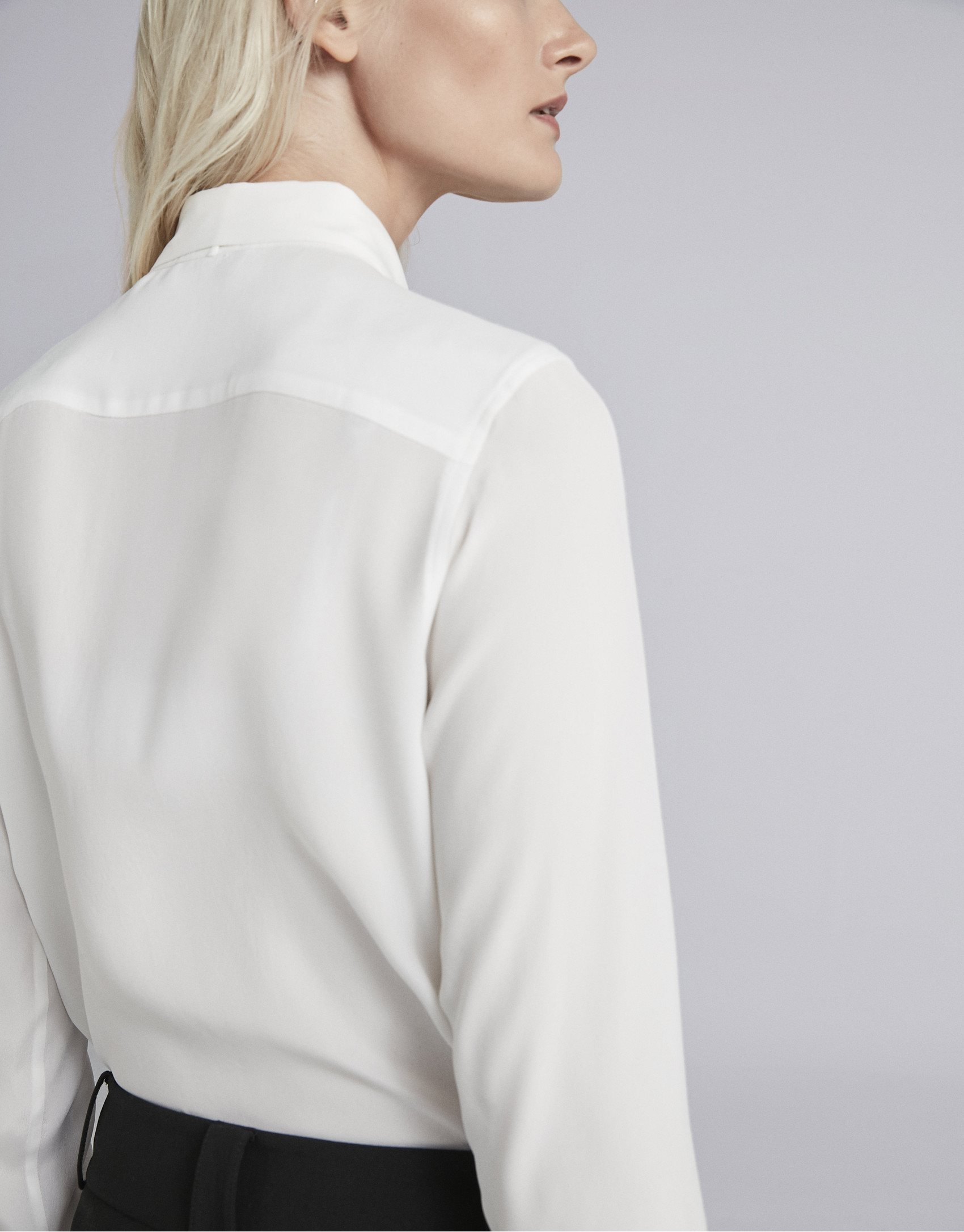 Camisa crudo con cuello corbata