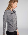 Camiseta punto gris con estampado cuadro gales