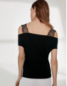 Camiseta negra tirantes de encaje