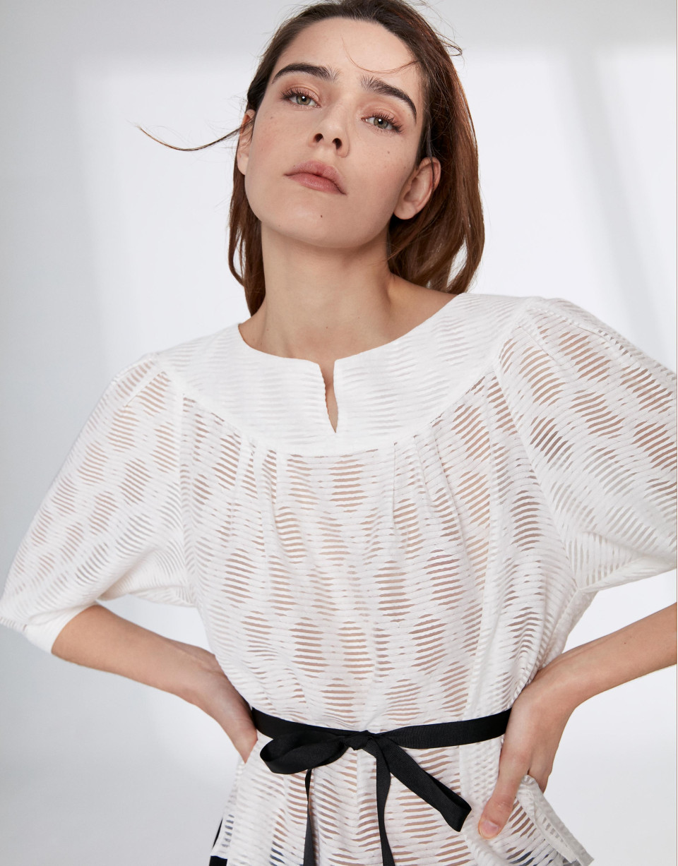 Blusa escote barco color crudo