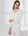 Camisa crudo con escote en V y lazada