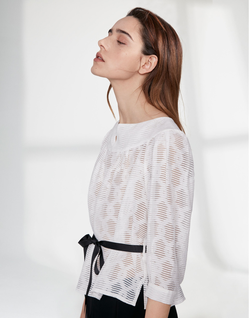 Blusa escote barco color crudo